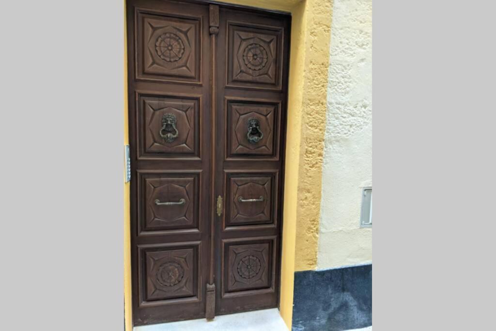 Lindo Apartamento En El Centro Historico De Cadiz Exterior photo